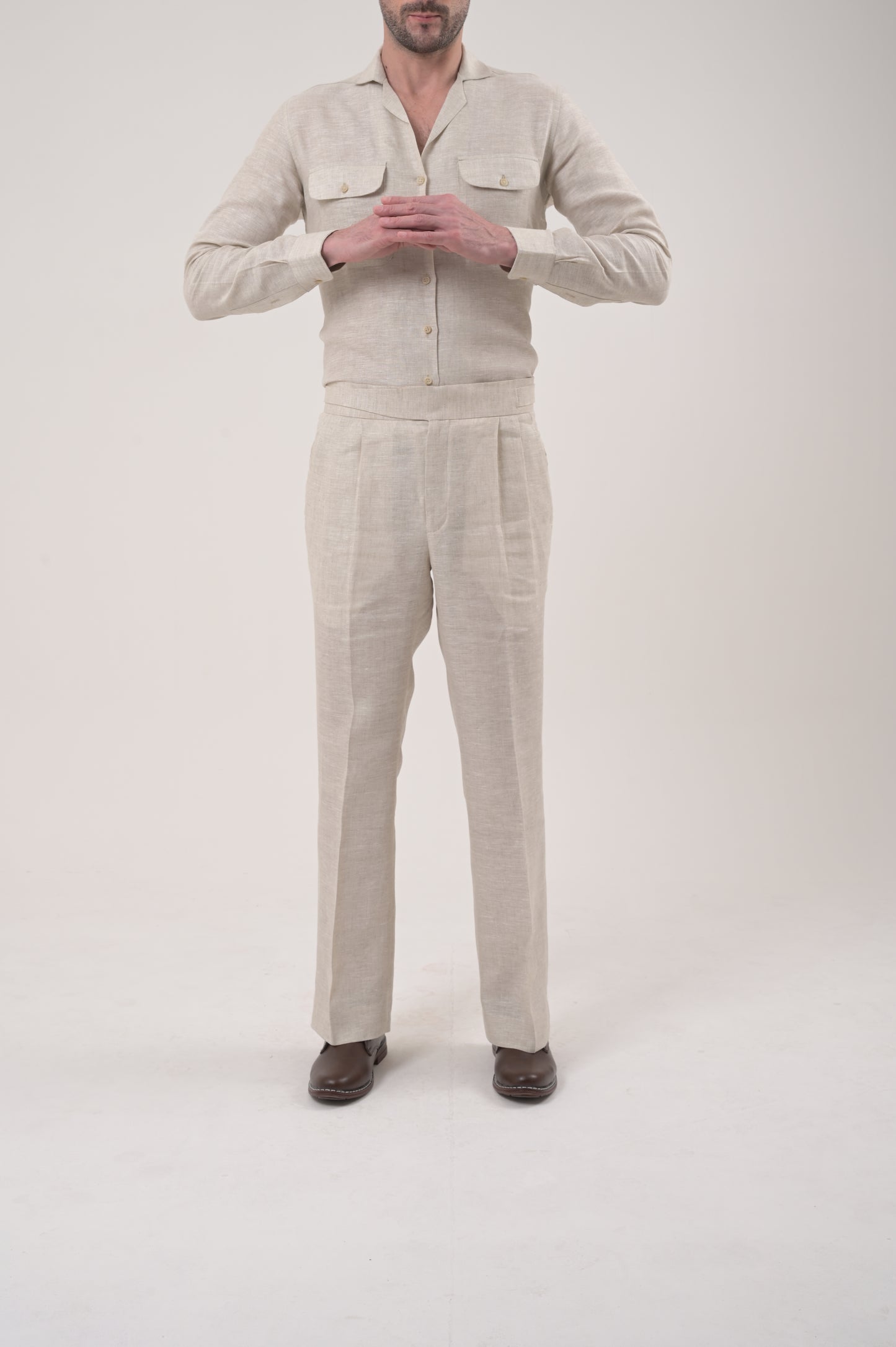 Pleated Linen trousers