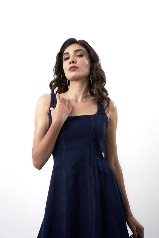 Élise Contour Dress